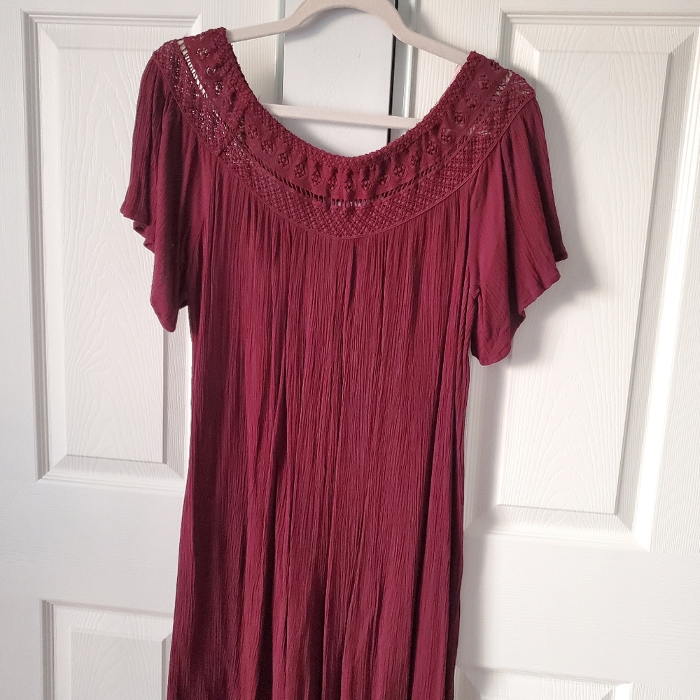 Burgundy chiffon scoop neck dress size medium